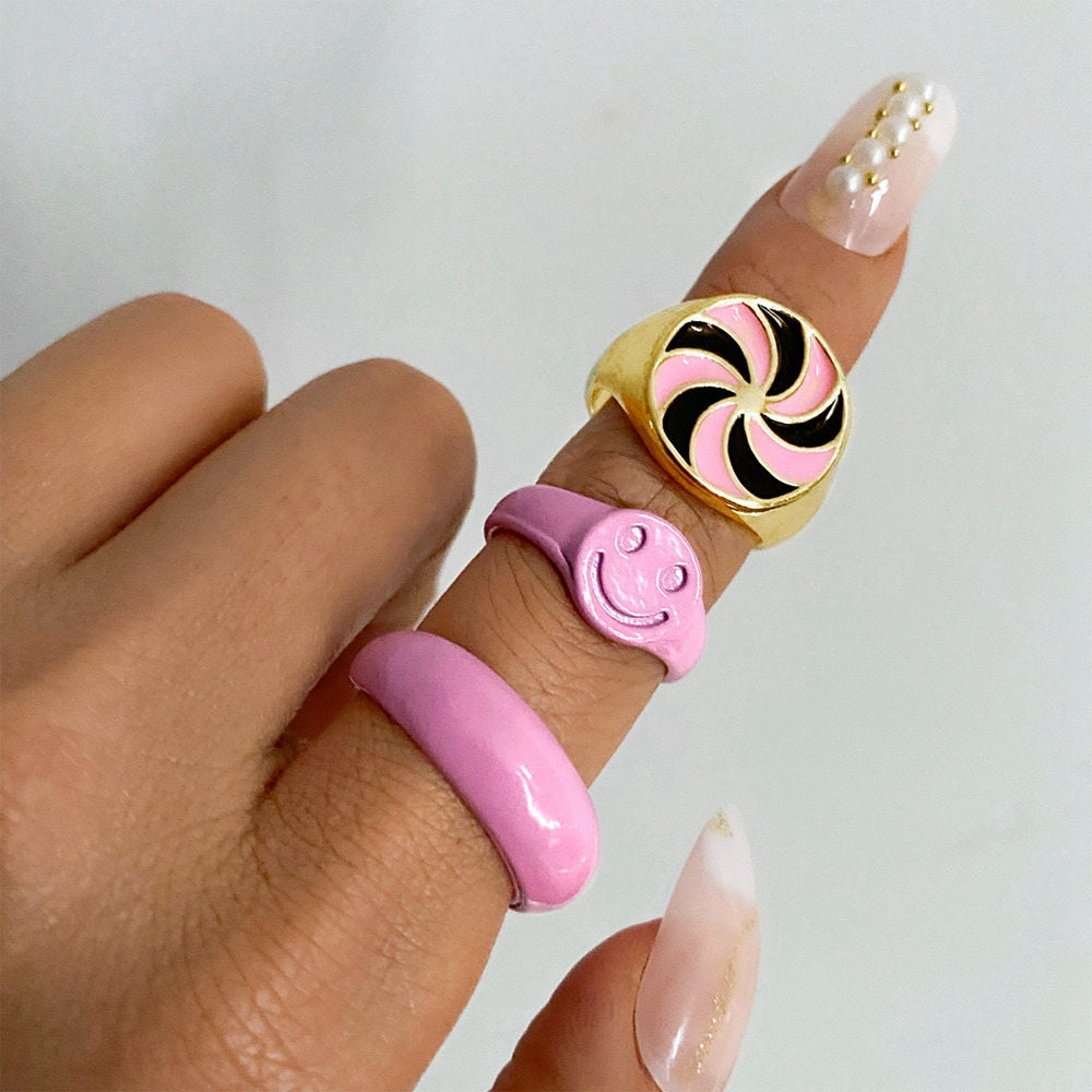 KISS WIFE Vintage Golden Heart Smile Rings Set for Women Ins Style Colorful Love Rings Cute Finger Rings for Girls Jewelry Gifts