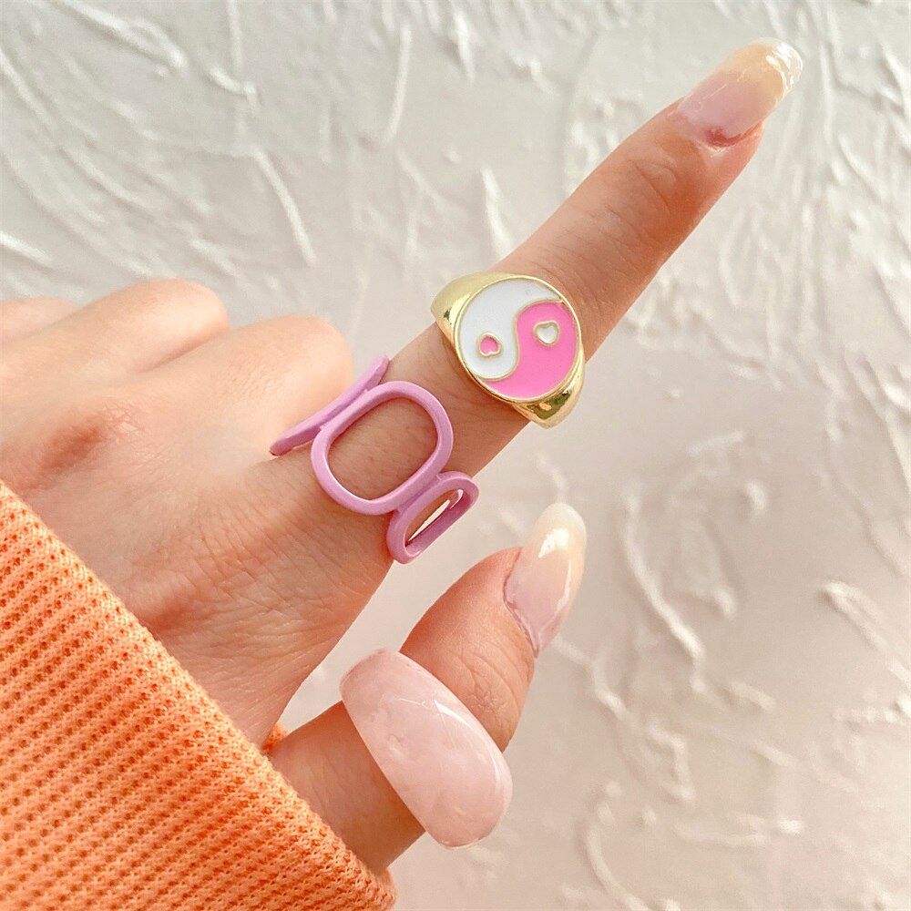 KISS WIFE Vintage Golden Heart Smile Rings Set for Women Ins Style Colorful Love Rings Cute Finger Rings for Girls Jewelry Gifts