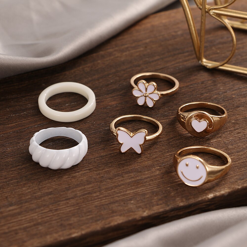 KISS WIFE Vintage Golden Heart Smile Rings Set for Women Ins Style Colorful Love Rings Cute Finger Rings for Girls Jewelry Gifts