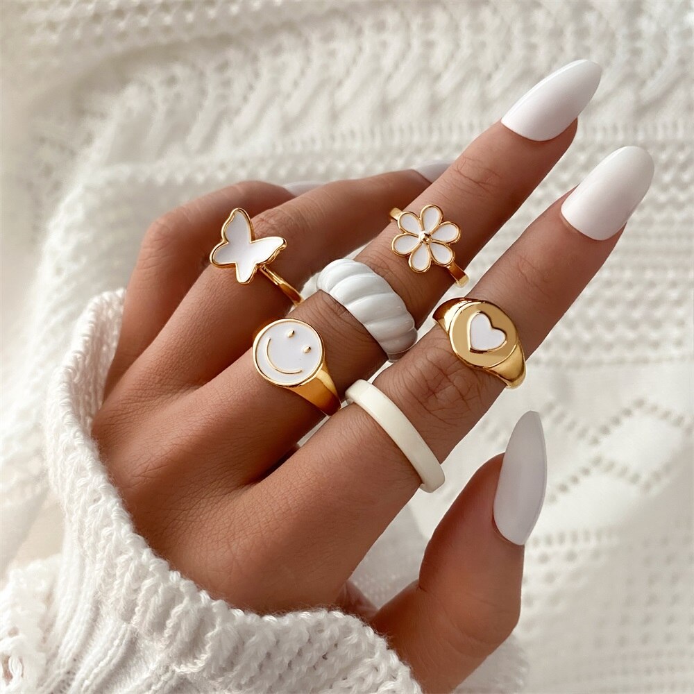 KISS WIFE Vintage Golden Heart Smile Rings Set for Women Ins Style Colorful Love Rings Cute Finger Rings for Girls Jewelry Gifts
