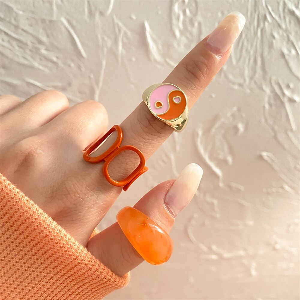 KISS WIFE Vintage Golden Heart Smile Rings Set for Women Ins Style Colorful Love Rings Cute Finger Rings for Girls Jewelry Gifts